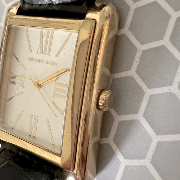 MK Watch - Picture 4 of 9